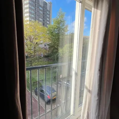 Stunning 3-bed In Appartement Croydon