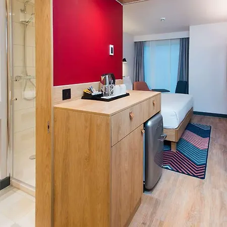 Hampton By Hilton Park Royal Hotel Londres