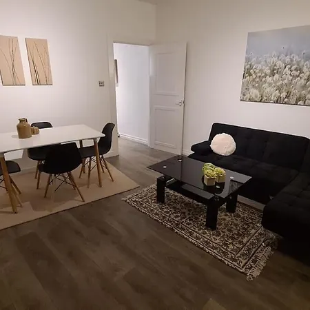 Apartment Luxury 1 Bedroom Flat In The Heart Of Wood