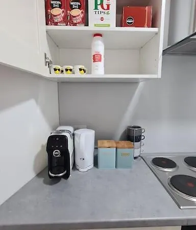 Luxury 1 Bedroom Flat In The Heart Of Wood