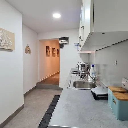 Luxury 1 Bedroom Flat In The Heart Of Wood *