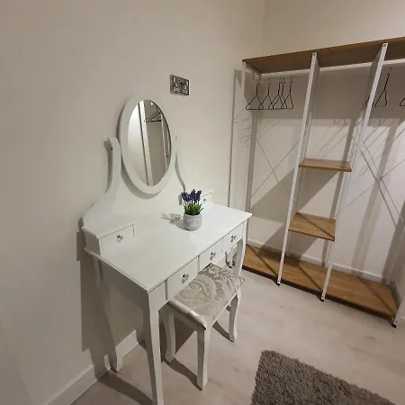 Luxury 1 Bedroom Flat In The Heart Of Wood London
