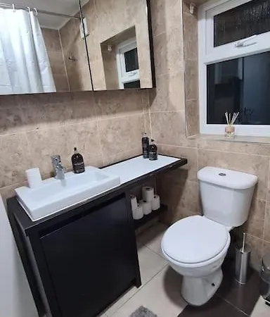 Apartment Luxury 1 Bedroom Flat In The Heart Of Wood London