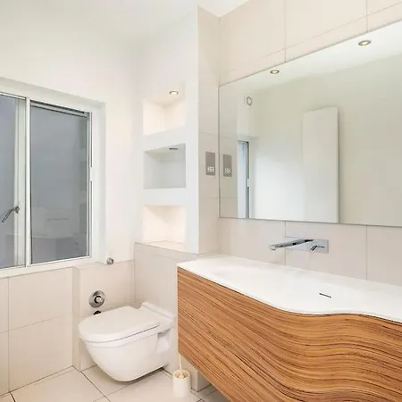 Appartamento ' Luxury & Spacious Airconditioned 4 Bed 4 Bath ' Londra
