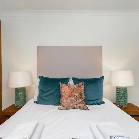 Appartamento ' Luxury & Spacious Airconditioned 4 Bed 4 Bath ' Londra
