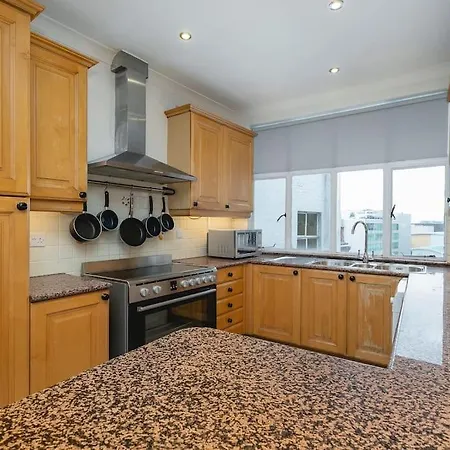 ' Luxury & Spacious Airconditioned 4 Bed 4 Bath ' * Londra