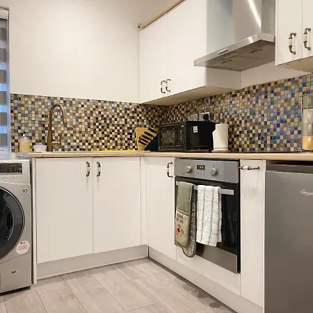 Lovely And Comfy Entire 1 Bedroom Flat - 1st Floor Harrow on the Hill