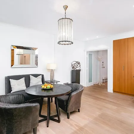 Appartamento ' Luxury & Spacious Airconditioned 4 Bed 4 Bath ' Londra