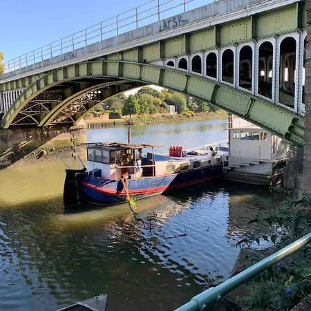 Flat Near Richmond Upon Thames *