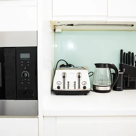 Pass The Keys - Modern Flat In South Apartman