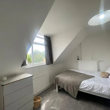Cosy 2 Bed In Tower Bridge Road