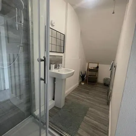 Cosy 2 Bed In Tower Bridge Road Apartment *