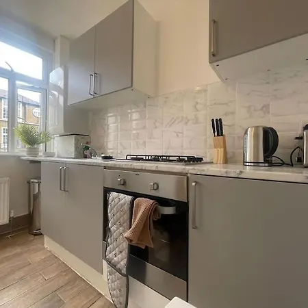 Cosy 2 Bed In Tower Bridge Road