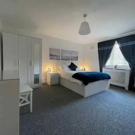 Flamingo Woolwich Free Parking And Wi-fi Apartment *