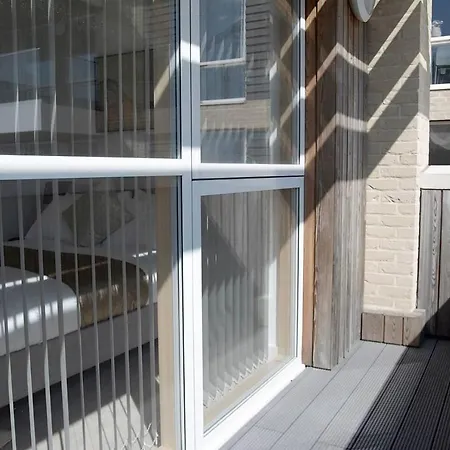 Holiday home East - Sleeps 6 - Pets Allowed London