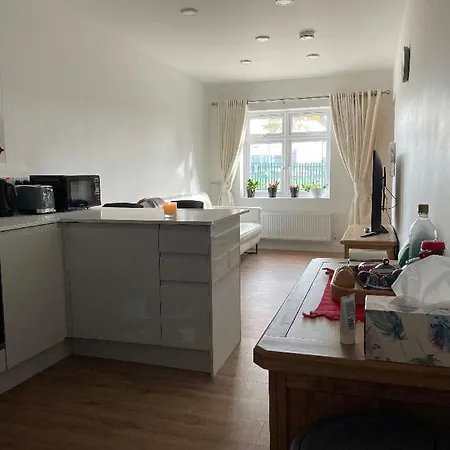 شقة Newly Built Modern Flat At London Gants Hill Station Near Ilford Wanstead