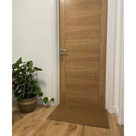 شقة Newly Built Modern Flat At London Gants Hill Station Near Ilford Wanstead