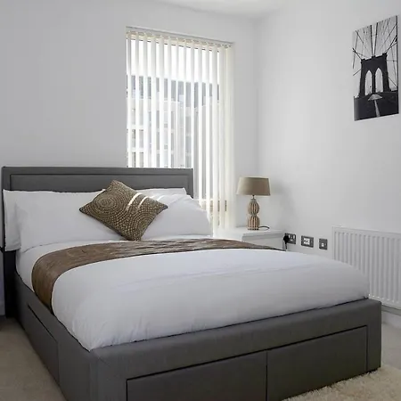 East - Sleeps 6 - Pets Allowed Holiday home
