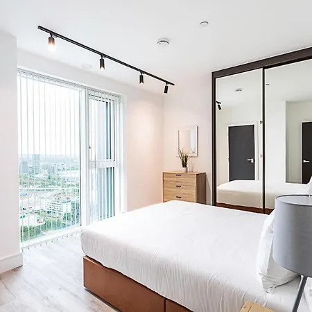 Apartment Icon Tower Flat I North Acton London