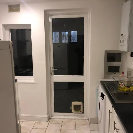 Common 2 Guest house London