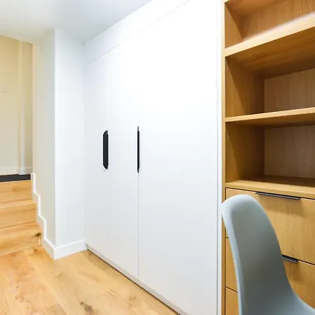 Hotel apartamentowy Sale Place Serviced By Concept
