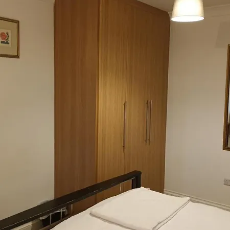 Lägenhet Cosy Relaxing 4 Bed With 2 Parking Space *