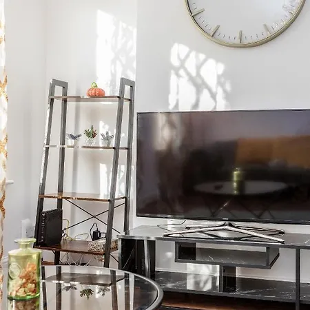 公寓 Entire Lovely Family With Parking, Wifi, Netflix, Self Check-in 伦敦