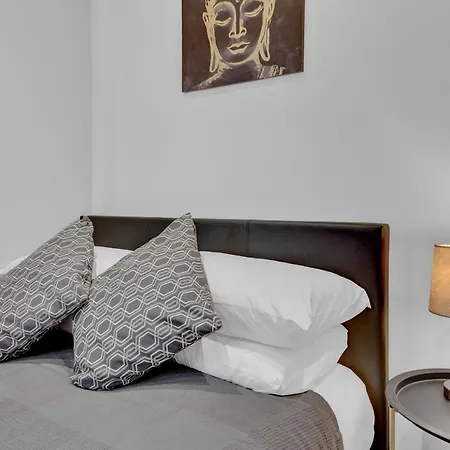 West Drayton Stays Guest house *