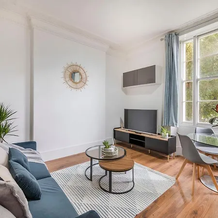 Apartment Spacious Two Bedroom By Zoo London