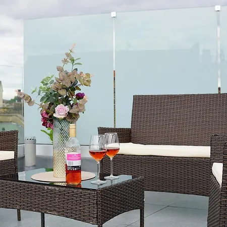 Homely - Camden Penthouse *