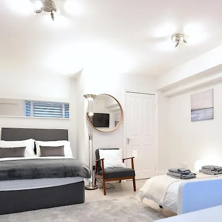Stylish By Luxestays Shepherds Bush *