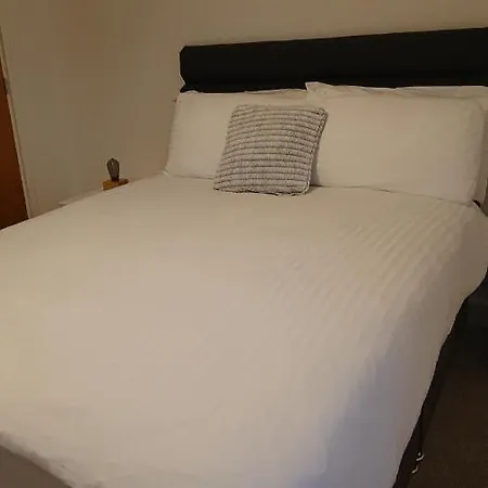 Bright, Interior, Close To The City, 2 Bedroom Apartamento