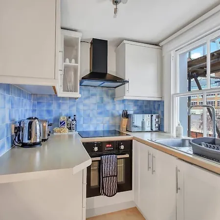 Chic One Bedroom Chelsea