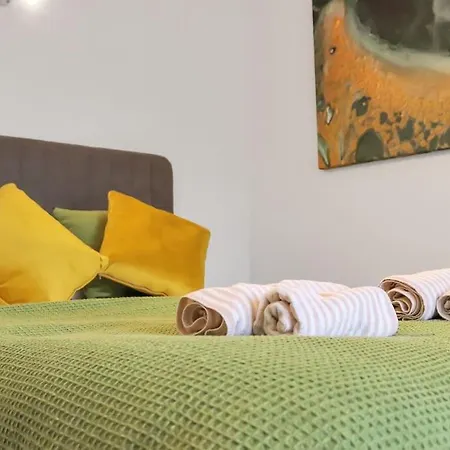 Chic One Bedroom Chelsea Apartment
