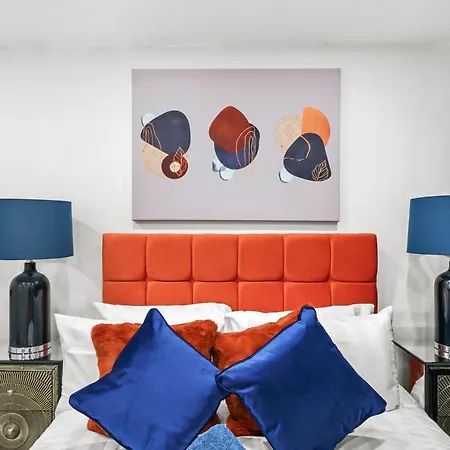 Stunning Westminster New Flats Apartment