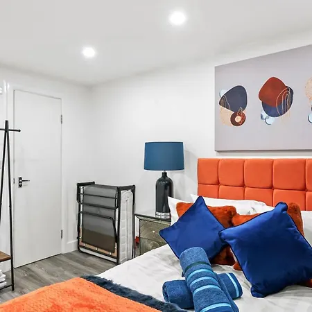 Stunning Westminster New Flats Apartment