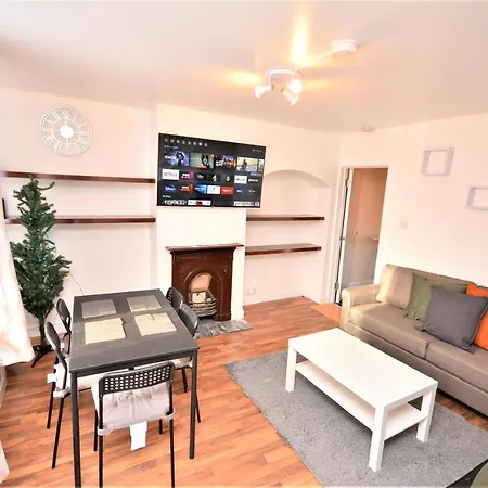 Lovely 3 Bedroom House *