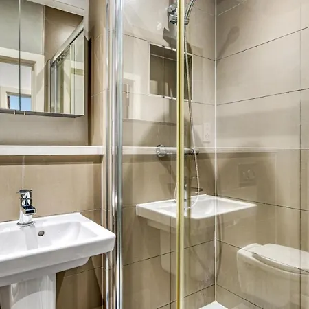 Stylish Studio By Heathrow Airport Apartment