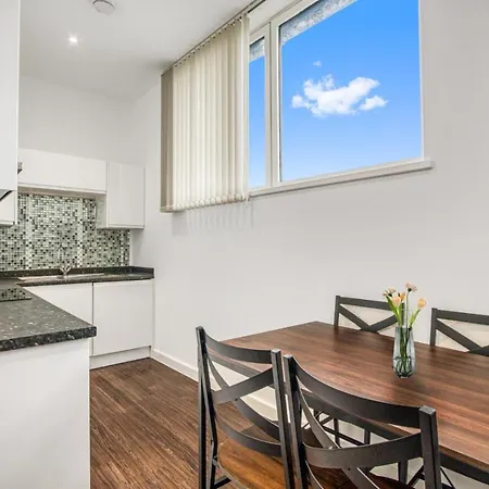 Stylish Studio By Heathrow Airport Apartment London