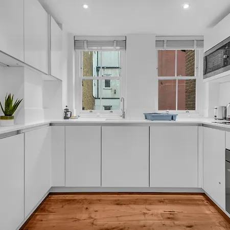 Mysquare Vibrant And Sleek 2 Bed In Artillery Lane Apartment