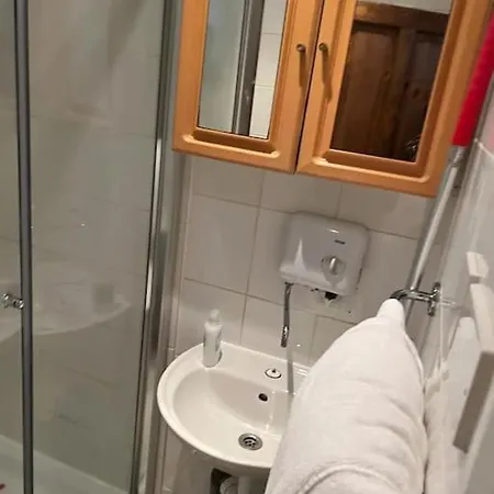 Cozy 1 Bed Flat In Canning Town Apartment *