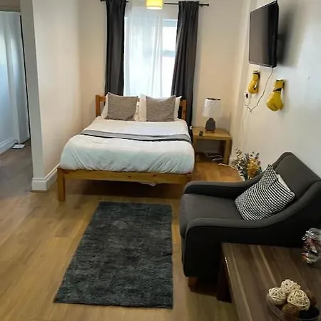 Cozy 1 Bed Flat In Canning Town *