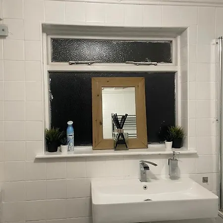 Guest house Balham, South Spacious 5, 6 Available London