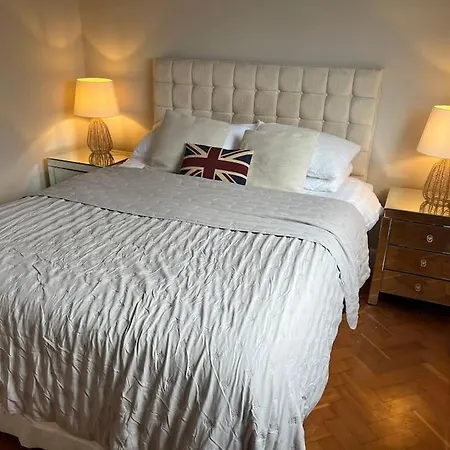 Richmond-on-thames, London, Luxery Apparment With Balcony * ריצ'מונד