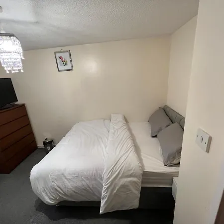 Homestay Henderson Court