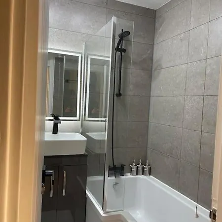 Self-catering Fully Equipped In Vauxhall شقة لندن
