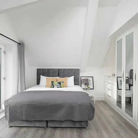 Apartment Skyvillion - London Chase With Parking & Wifi Enfield