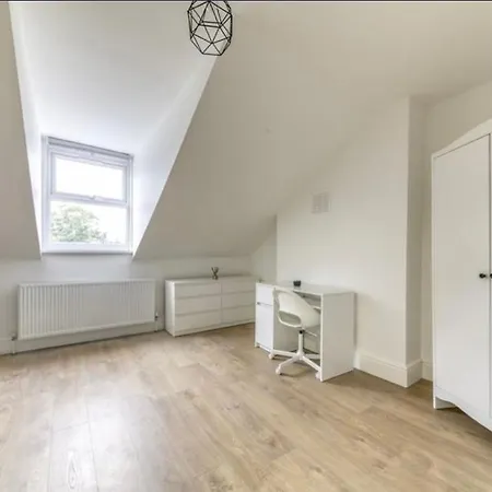 Feriehus A Beautiful Newly Renovated Home: The Arlingford