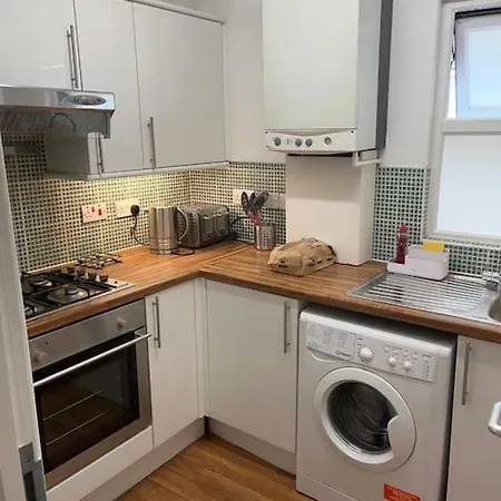 2 Bed Flat In Canning Town Appartement