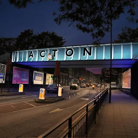 شقة Fabulous To Acton Town